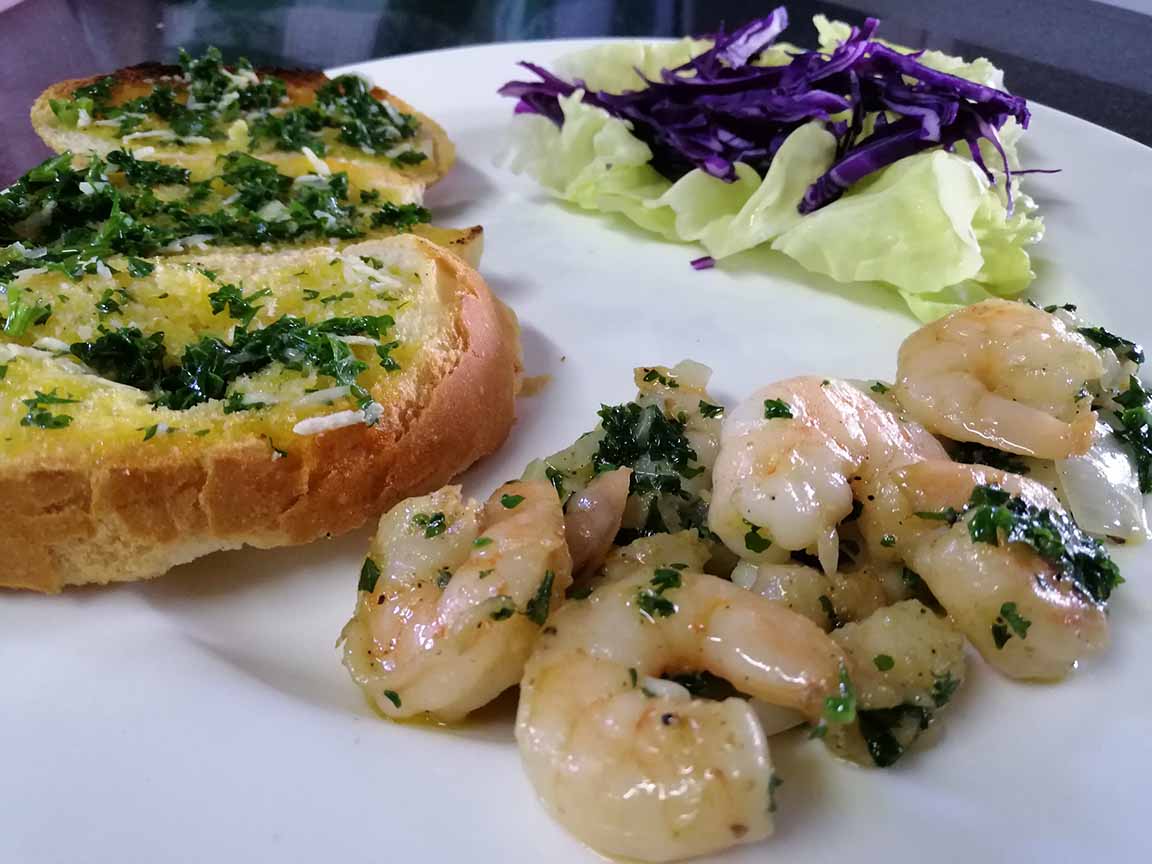 NouMarmite Snack Flacq Best Food Pain Au Beurre D'ail Crevette Place To Eat